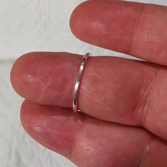 NWOT Dainty Stackable Sterling Silver Cube Blue Sapphire Ring Size 8 - Picture 6 of 16